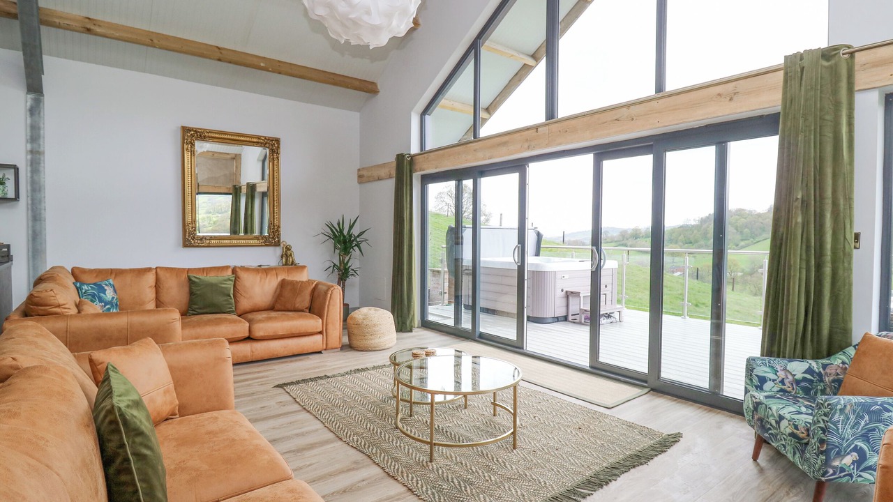 Photo of Others in Kingswood