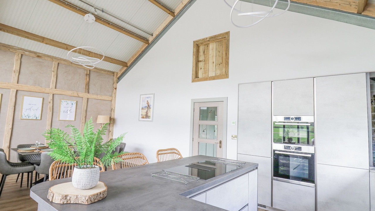 Photo of Others in Kingswood