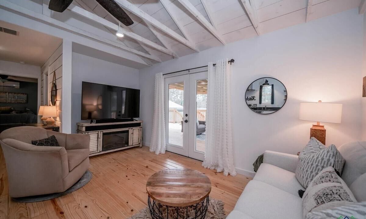 Photo of Livingroom in Longview