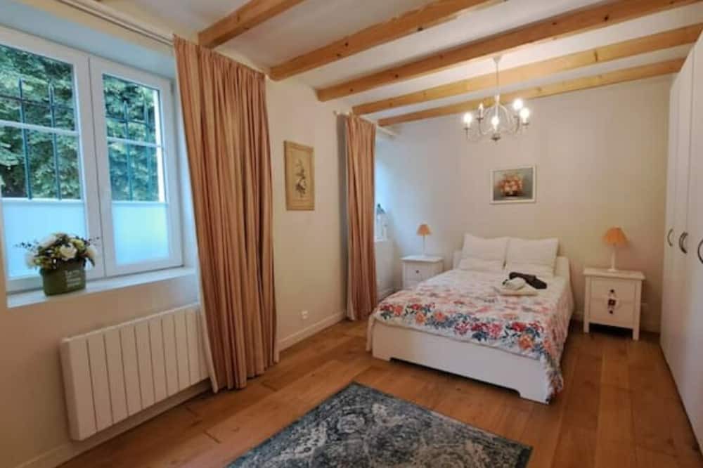 Photo of Bedroom in La Ferte-sous-Jouarre
