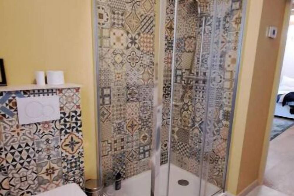 Photo of Bathroom in La Ferte-sous-Jouarre