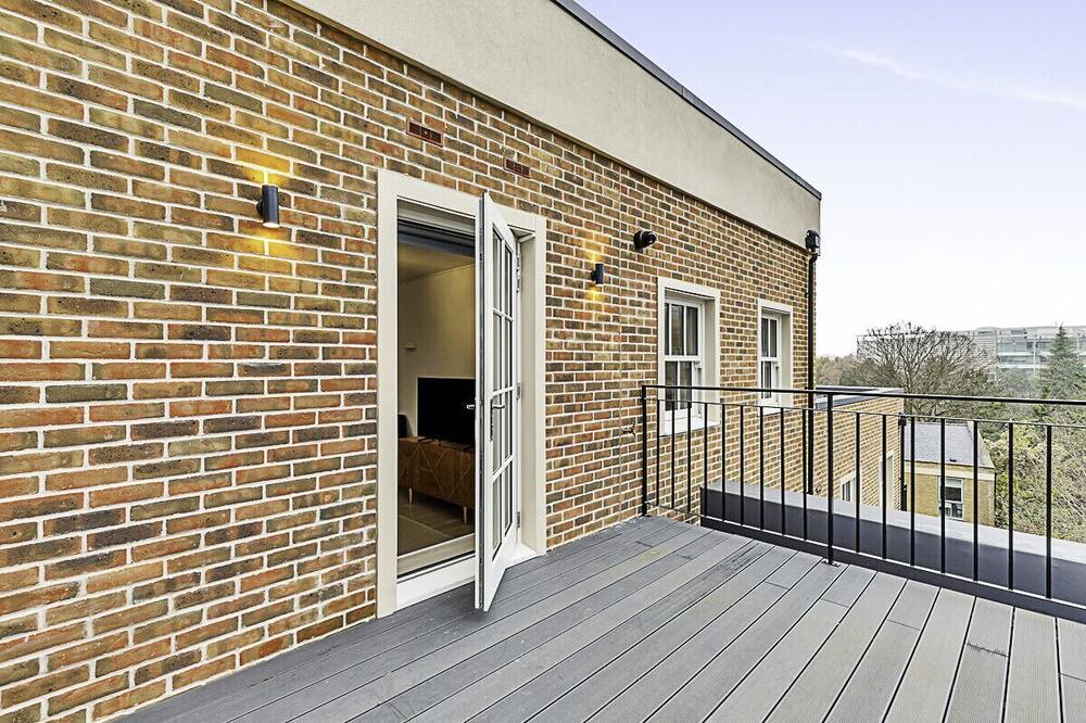 Photo of Outdoor in Turnham Green