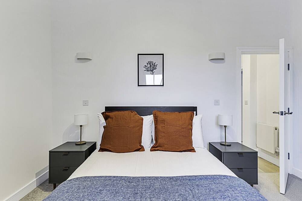 Photo of Bedroom in Turnham Green
