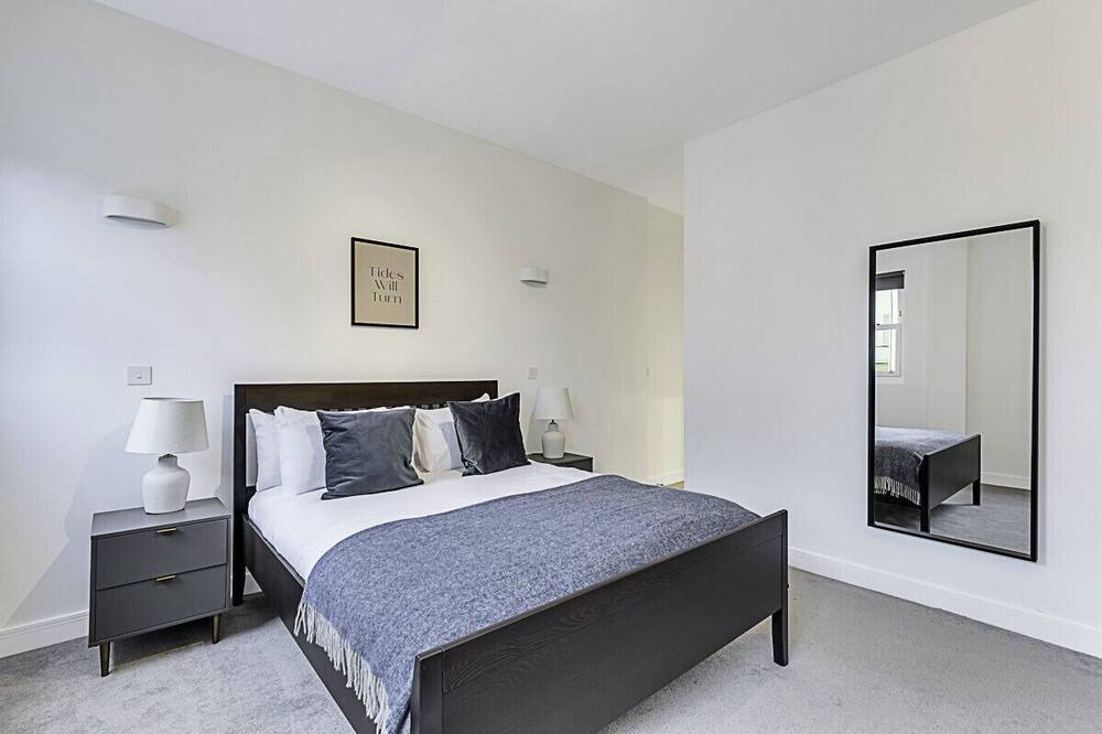 Photo of Bedroom in Turnham Green