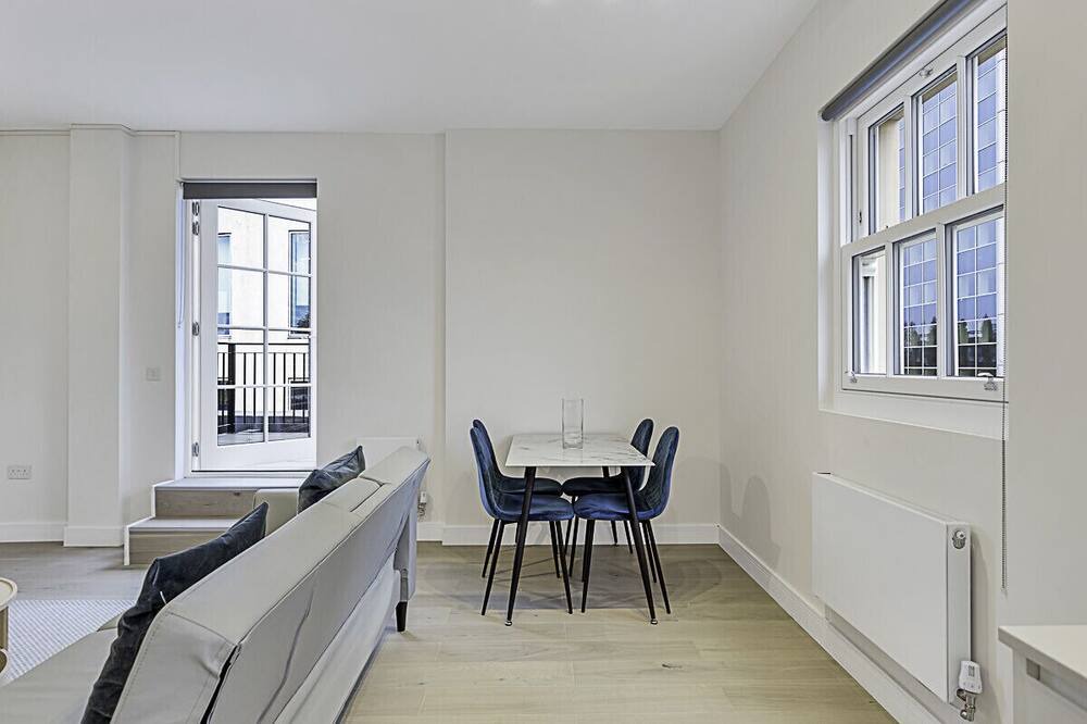 Photo of Others in Turnham Green