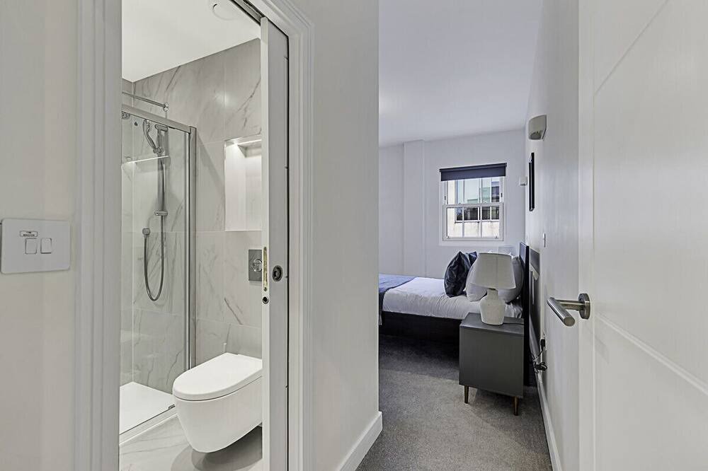 Photo of Bedroom in Turnham Green