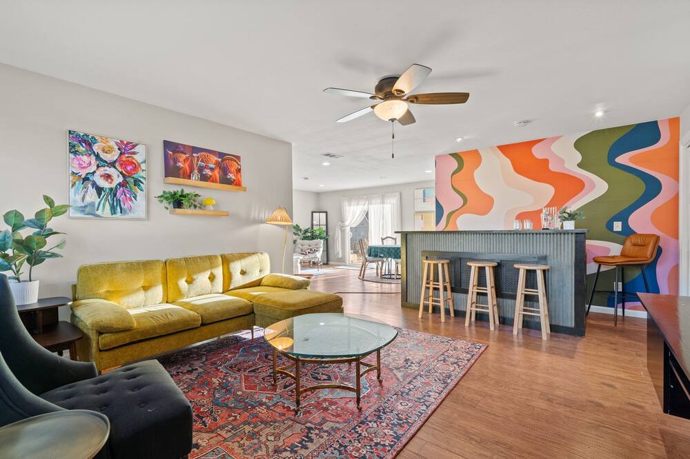 Photo of Livingroom in Iowa City