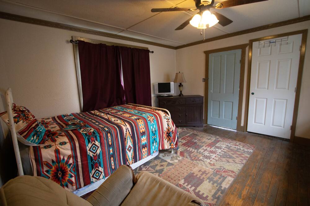Photo of Bedroom in Plantersville
