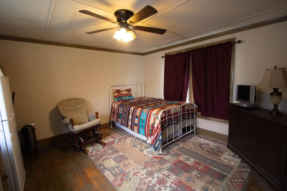 Photo of Bedroom in Plantersville