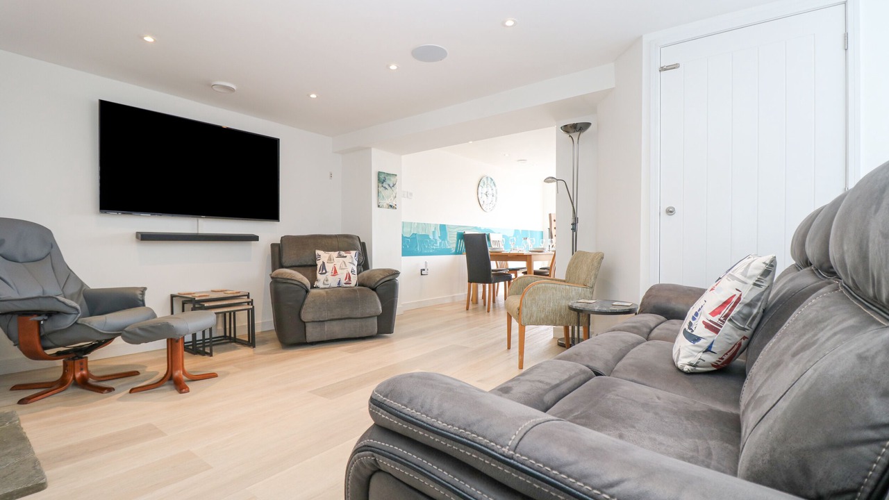Photo of Livingroom in Mylor Churchtown