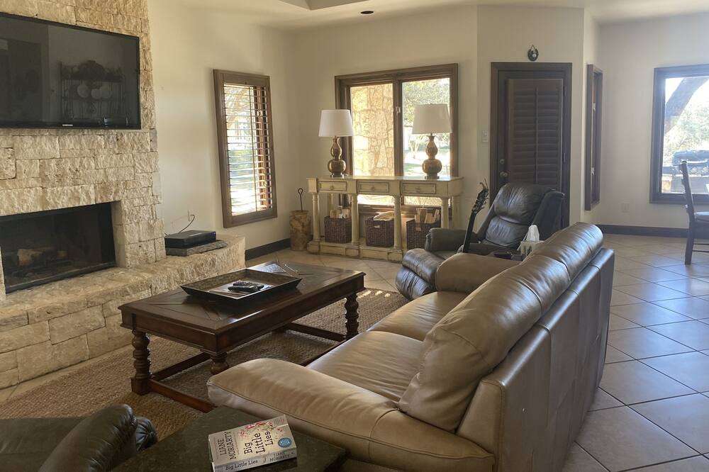 Photo of Livingroom in Barton Creek Lakeside