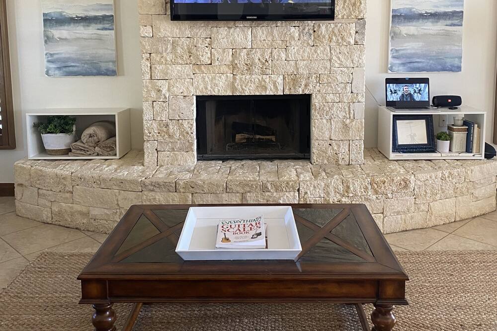 Photo of Livingroom in Barton Creek Lakeside
