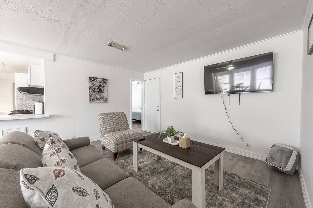 Photo of Livingroom in Groves