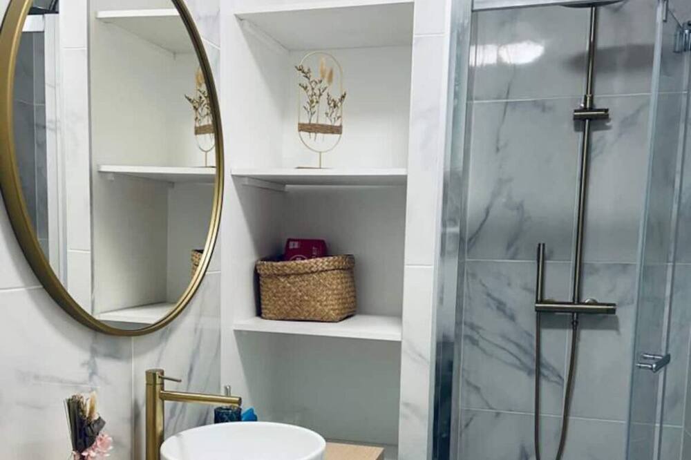 Photo of Bathroom in Louis Bertrand-Mirabeau-Semard