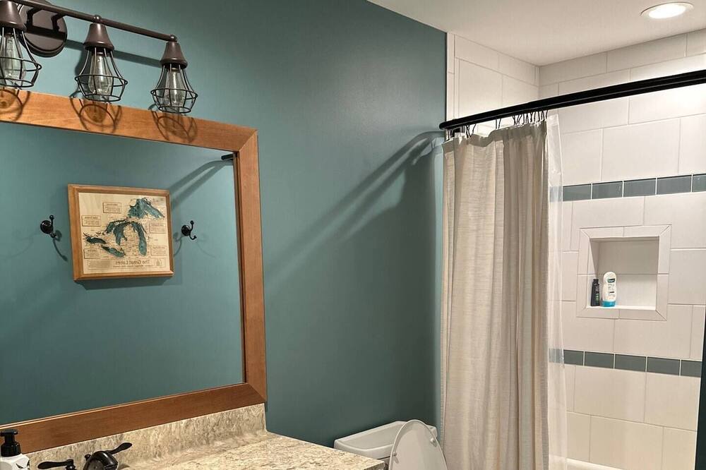 Photo of Bathroom in Byron