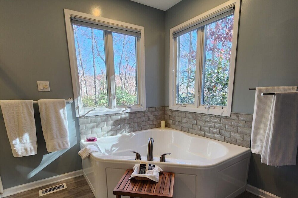 Photo of Bathroom in Dyke