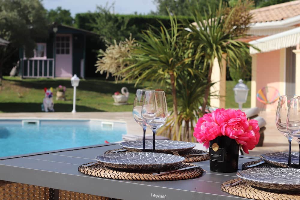 Photo of Outdoor in La Lande-de-Fronsac