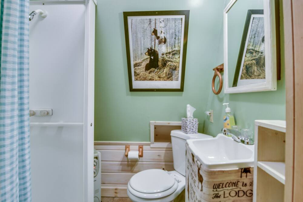 Photo of Bathroom in Carthage