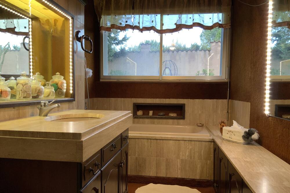 Photo of Bathroom in La Digne-d'Aval