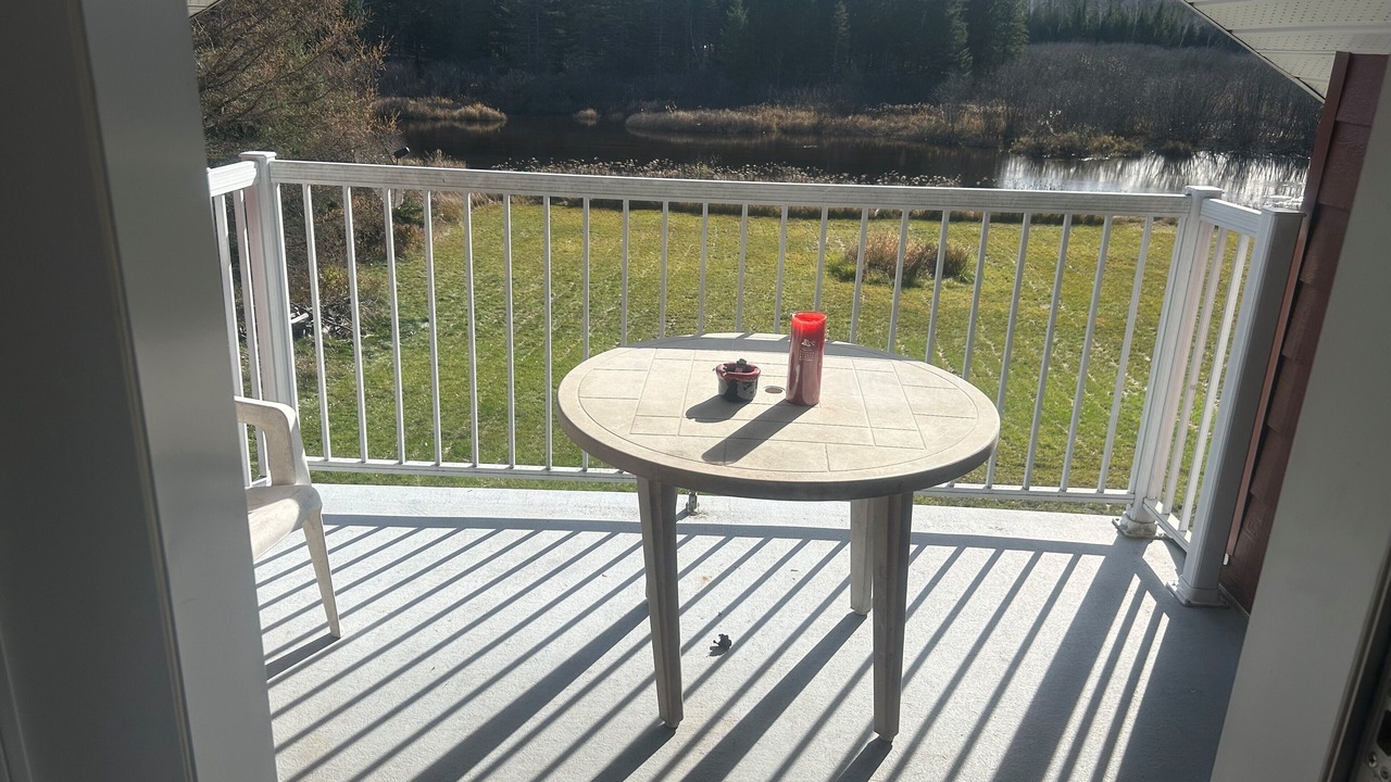 Photo of Patio Balcony in Saint-Alexis-des-Monts