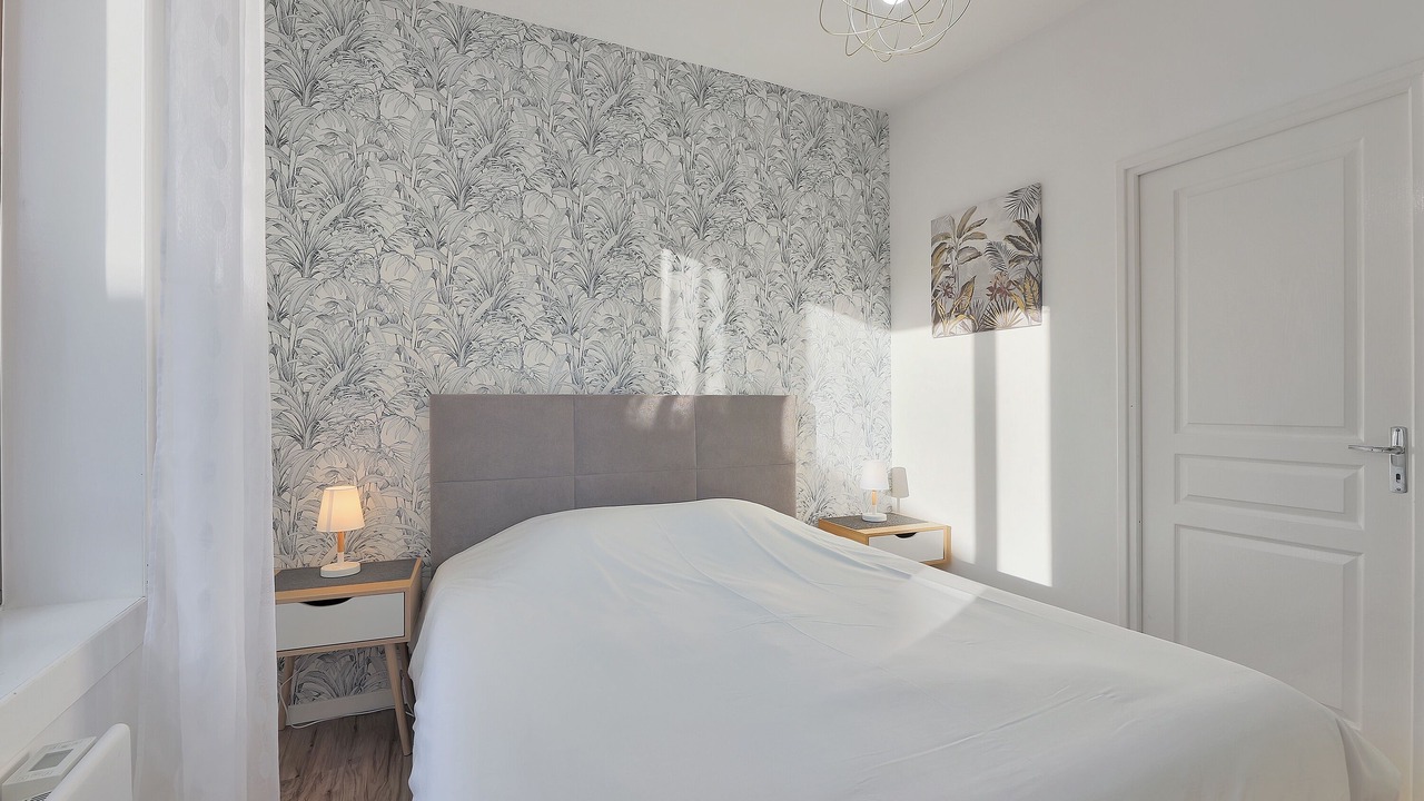 Photo of Others in Lens