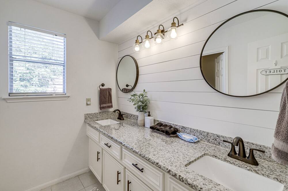 Photo of Bathroom in Klein