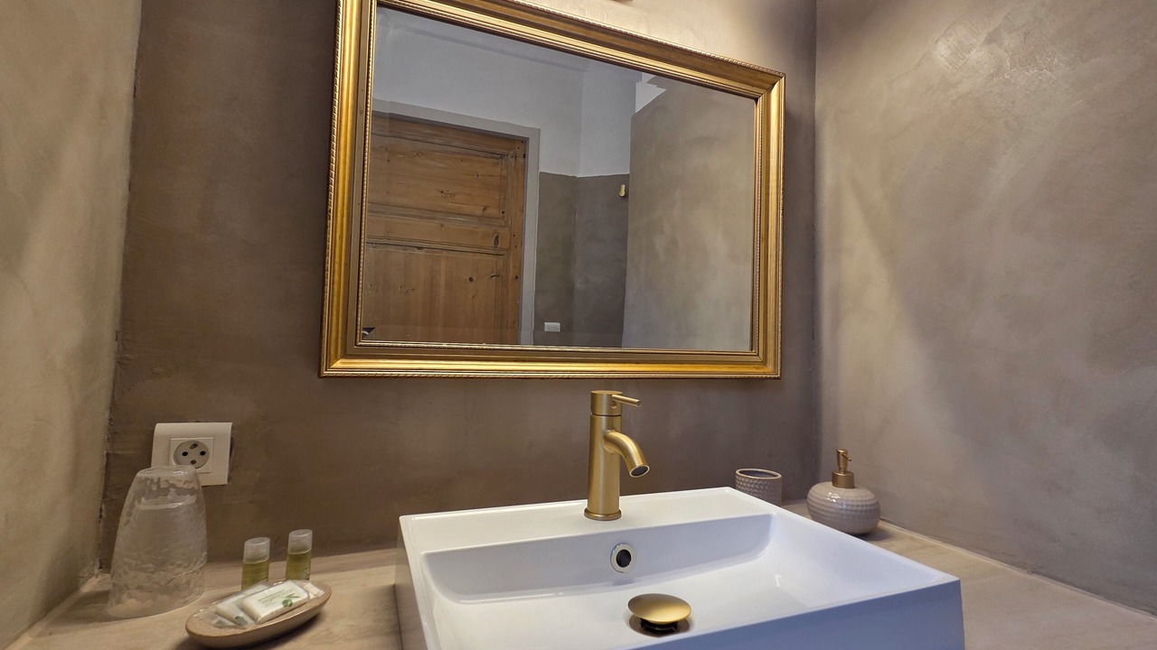 Photo of Bathroom in Saint-Saturnin-les-Avignon