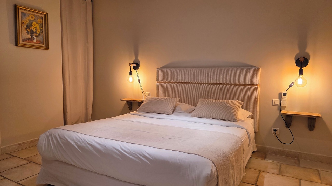 Photo of Bedroom in Saint-Saturnin-les-Avignon