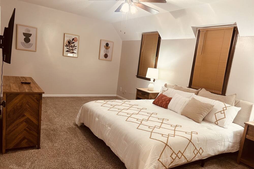 Photo of Bedroom in Topeka