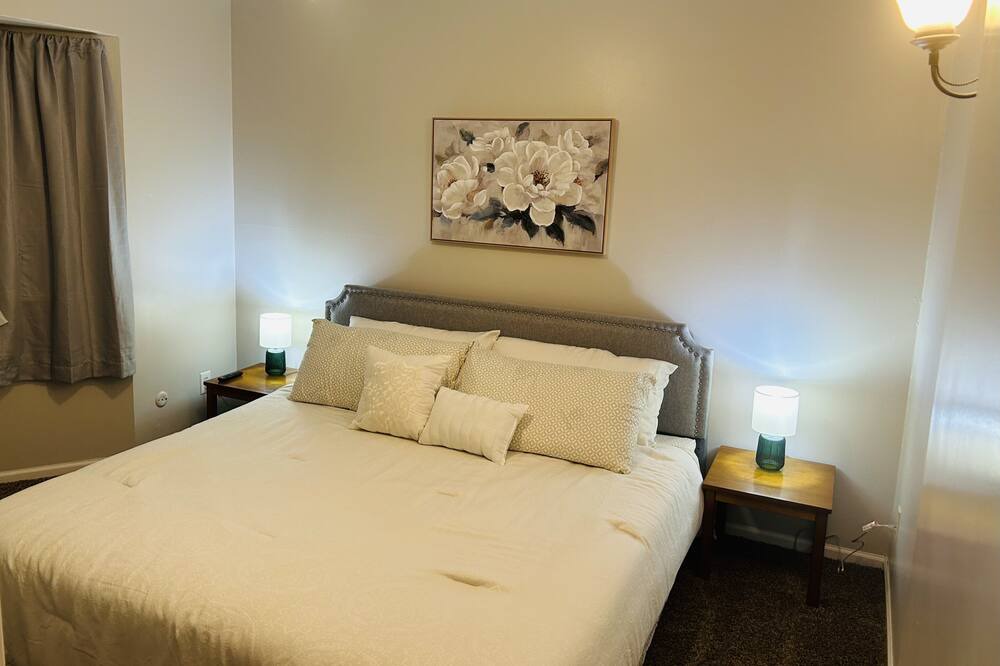 Photo of Bedroom in Topeka