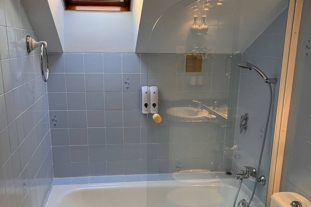 Photo of Bathroom in Mundaka