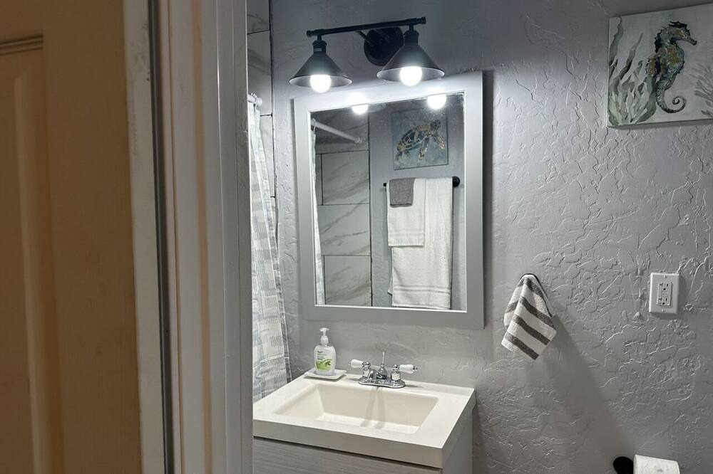 Photo of Bathroom in Central Oklahoma City