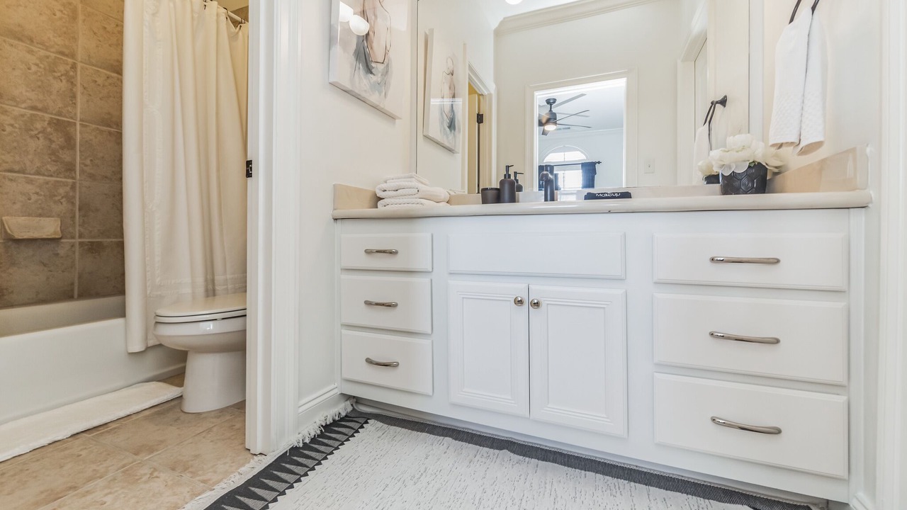 Photo of Bathroom in Hickory Withe