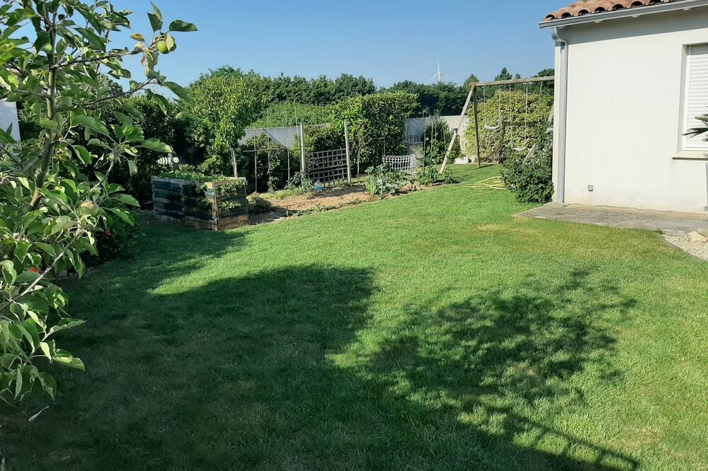 Photo of Outdoor in Longeves