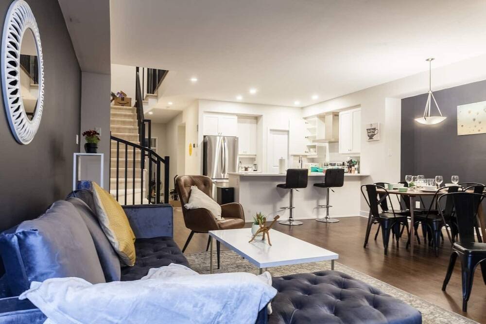Photo of Bedroom in Ottawa Division