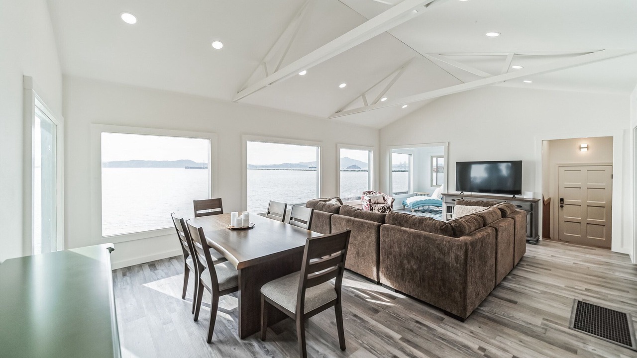 Photo of Livingroom in Point Richmond