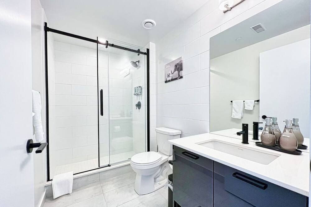 Photo of Bathroom in Harwood