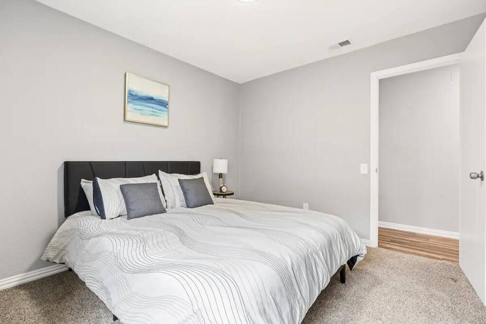 Photo of Bedroom in Mesquite