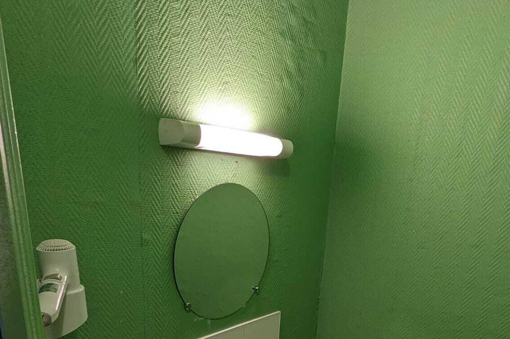Photo of Bathroom in Downtown Angers