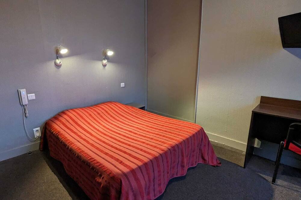Photo of Bedroom in Downtown Angers