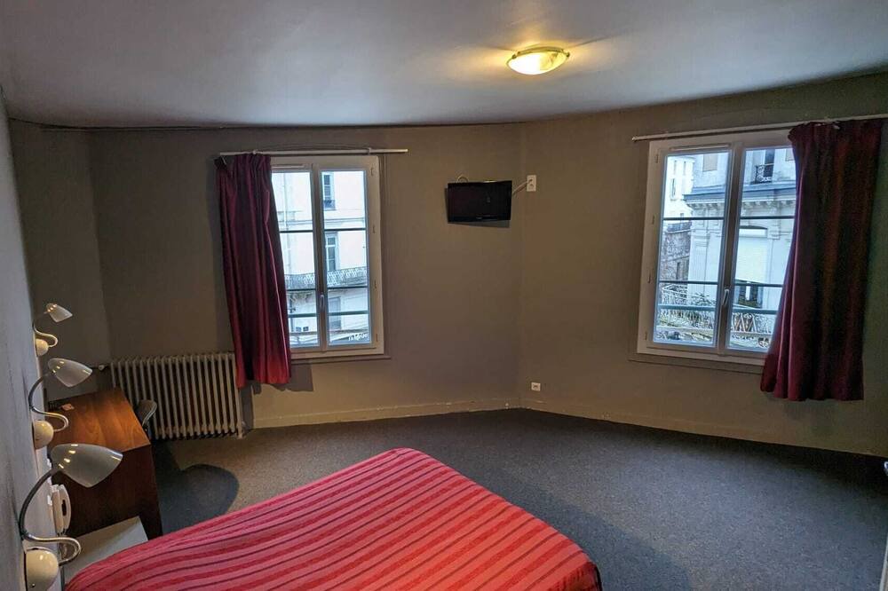 Photo of Bedroom in Downtown Angers