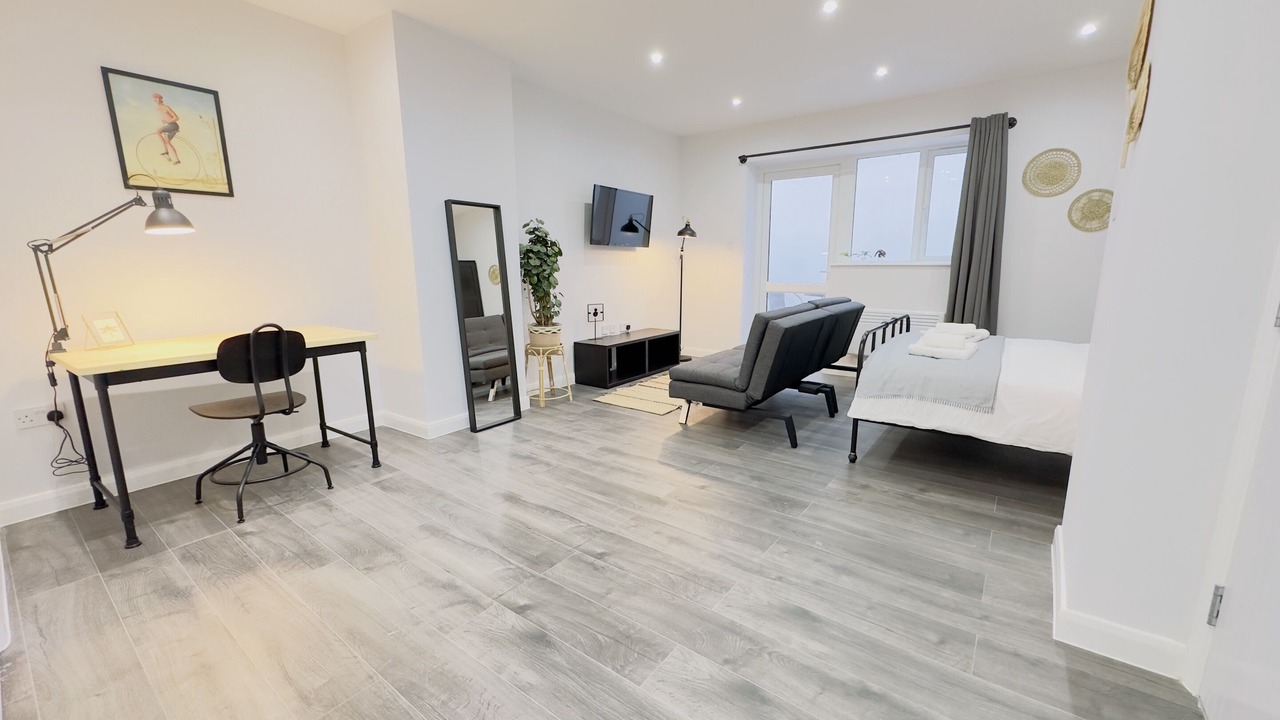 Photo of Others in Upper Clapton