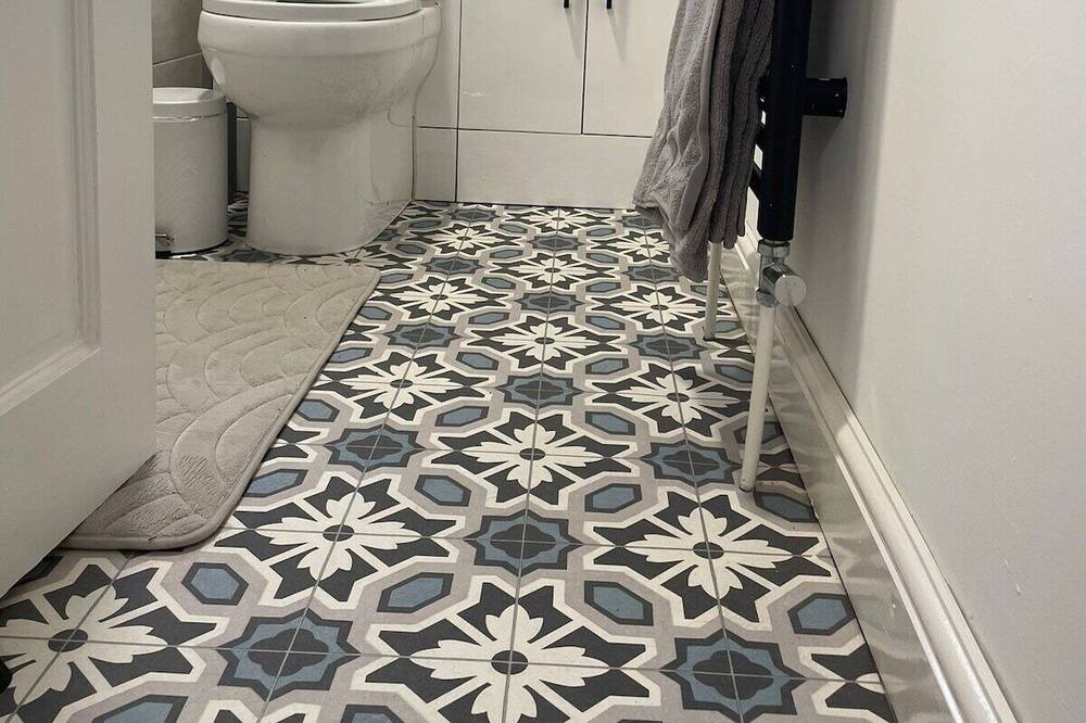 Photo of Bathroom in Littlemore