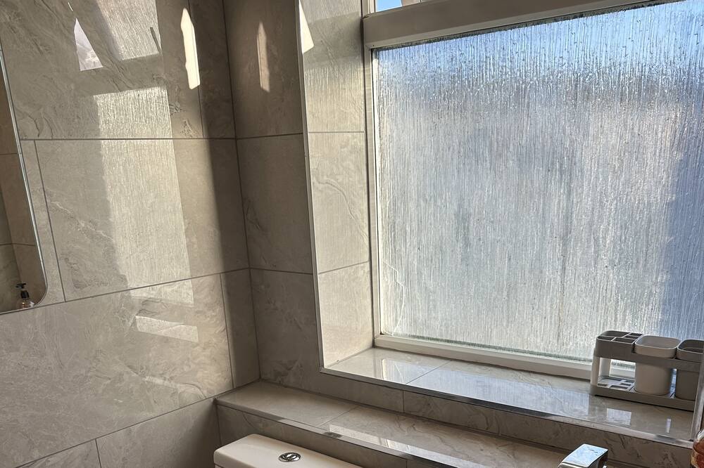 Photo of Bathroom in South Ockendon