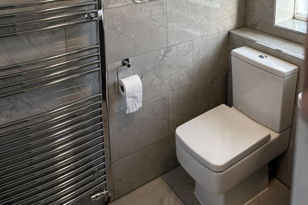 Photo of Bathroom in South Ockendon