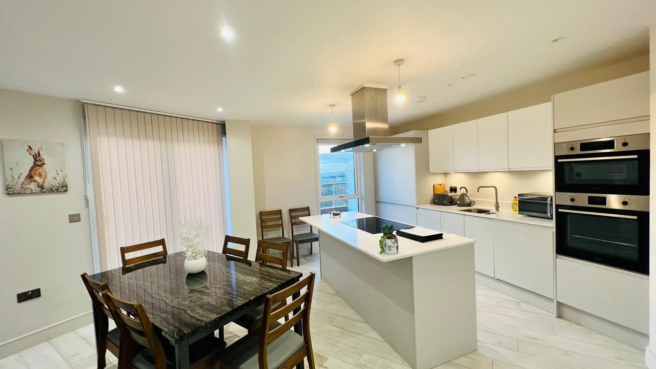 Photo of Livingroom in Leatherhead