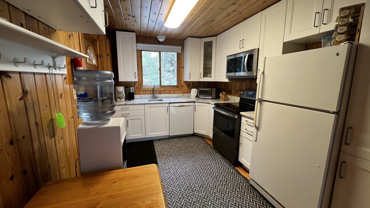 Photo of Kitchen in Dysart et al
