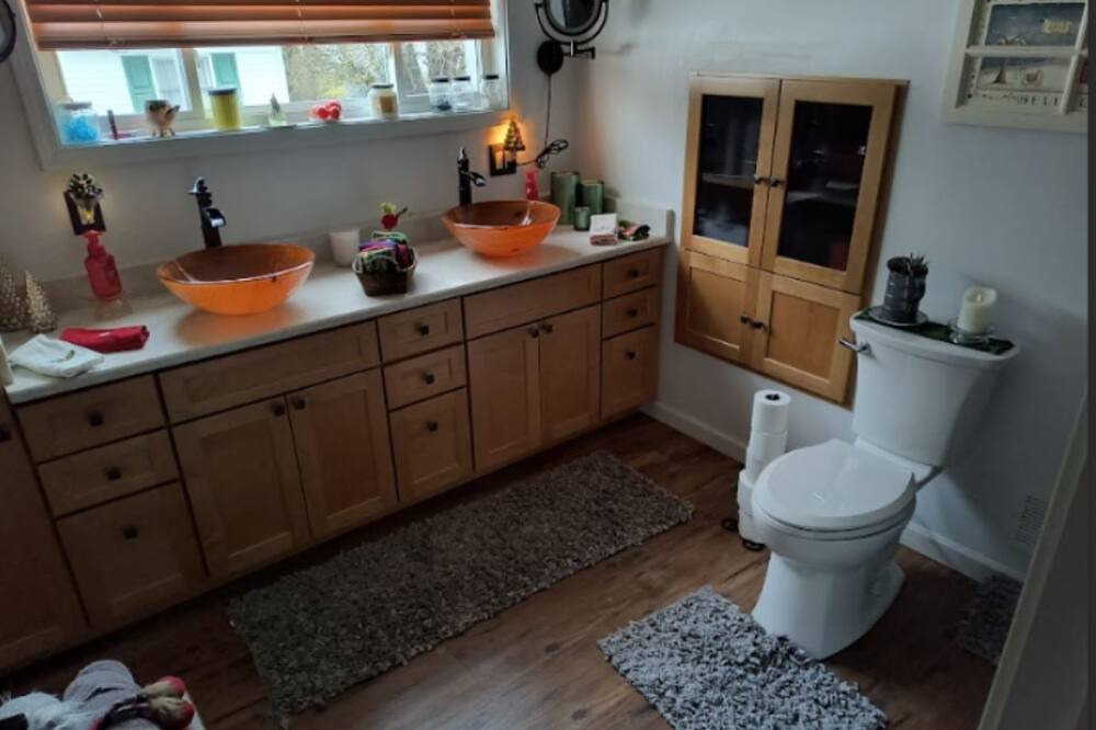 Photo of Bathroom in South Byron
