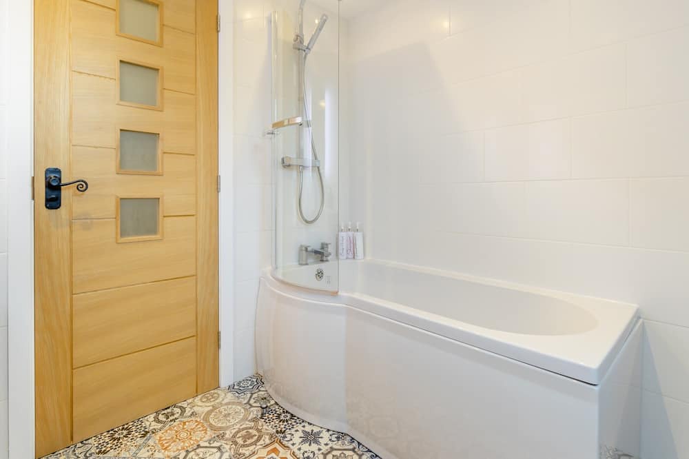 Photo of Bathroom in Marsh Lane
