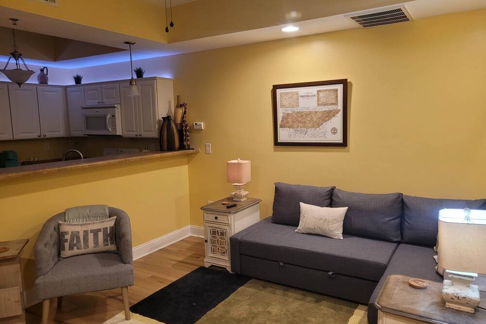 Photo of Livingroom in Bluff City